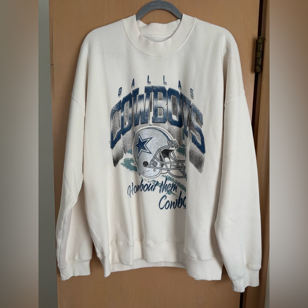 NWT Abercrombie & Fitch NFL Sweatshirt